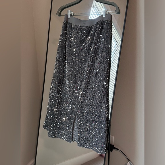 NWT DAZY Sequinned Velvet Midi Skirt S-M - Picture 6 of 10